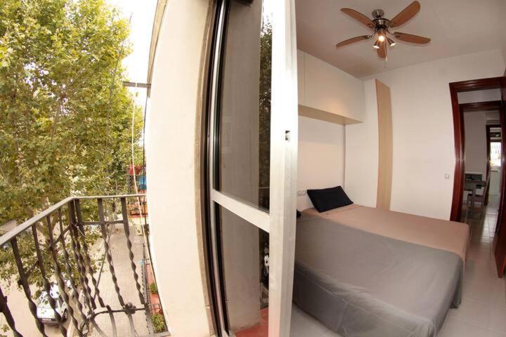 Modern Pad In A Great Old Barrio * Barcelone
