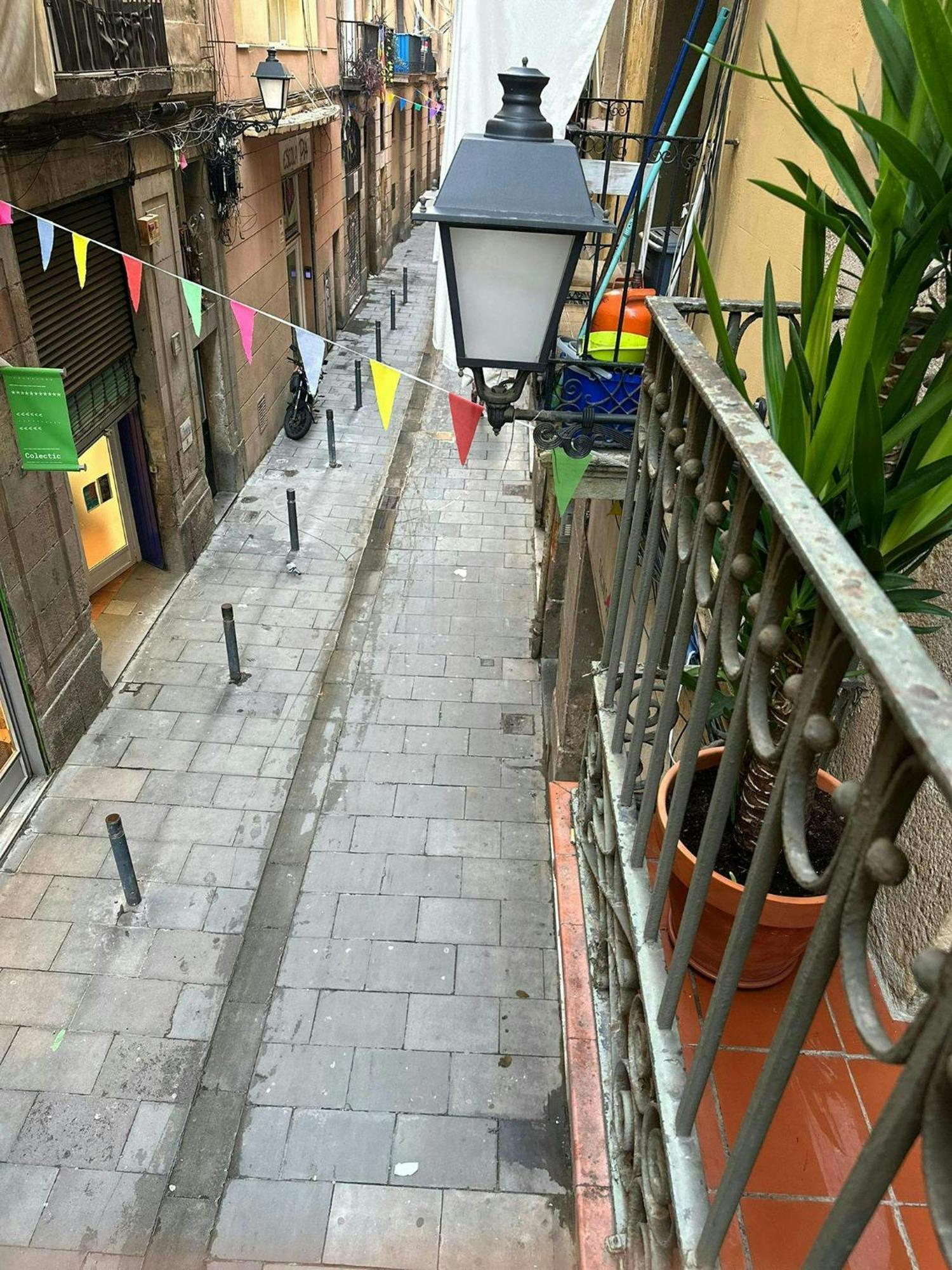 Sant Antoni 3 - Downtown Barcelona. Modern Appartement *