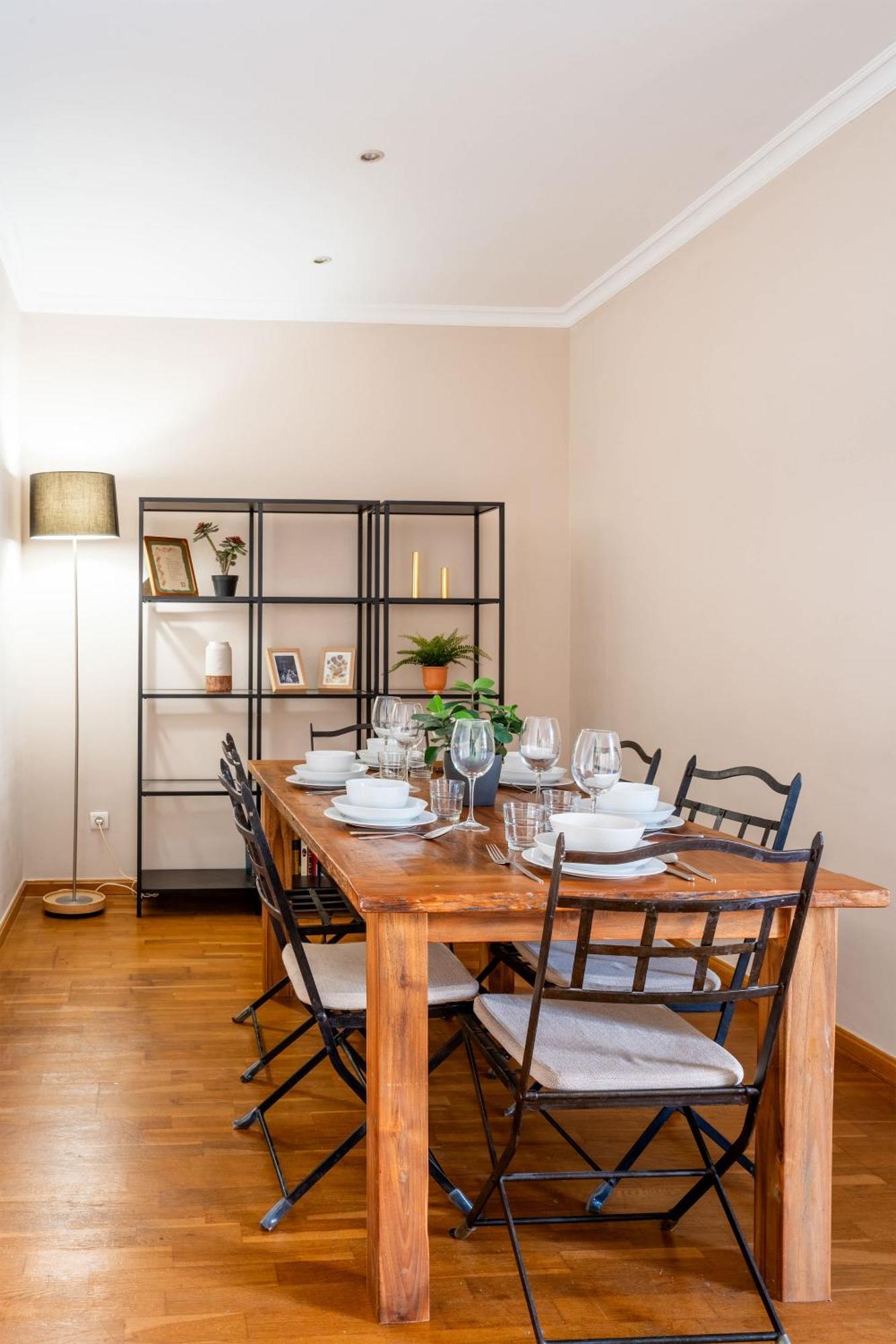 Apartment Elegant 3-bedroom In The Heart Of Bcn *