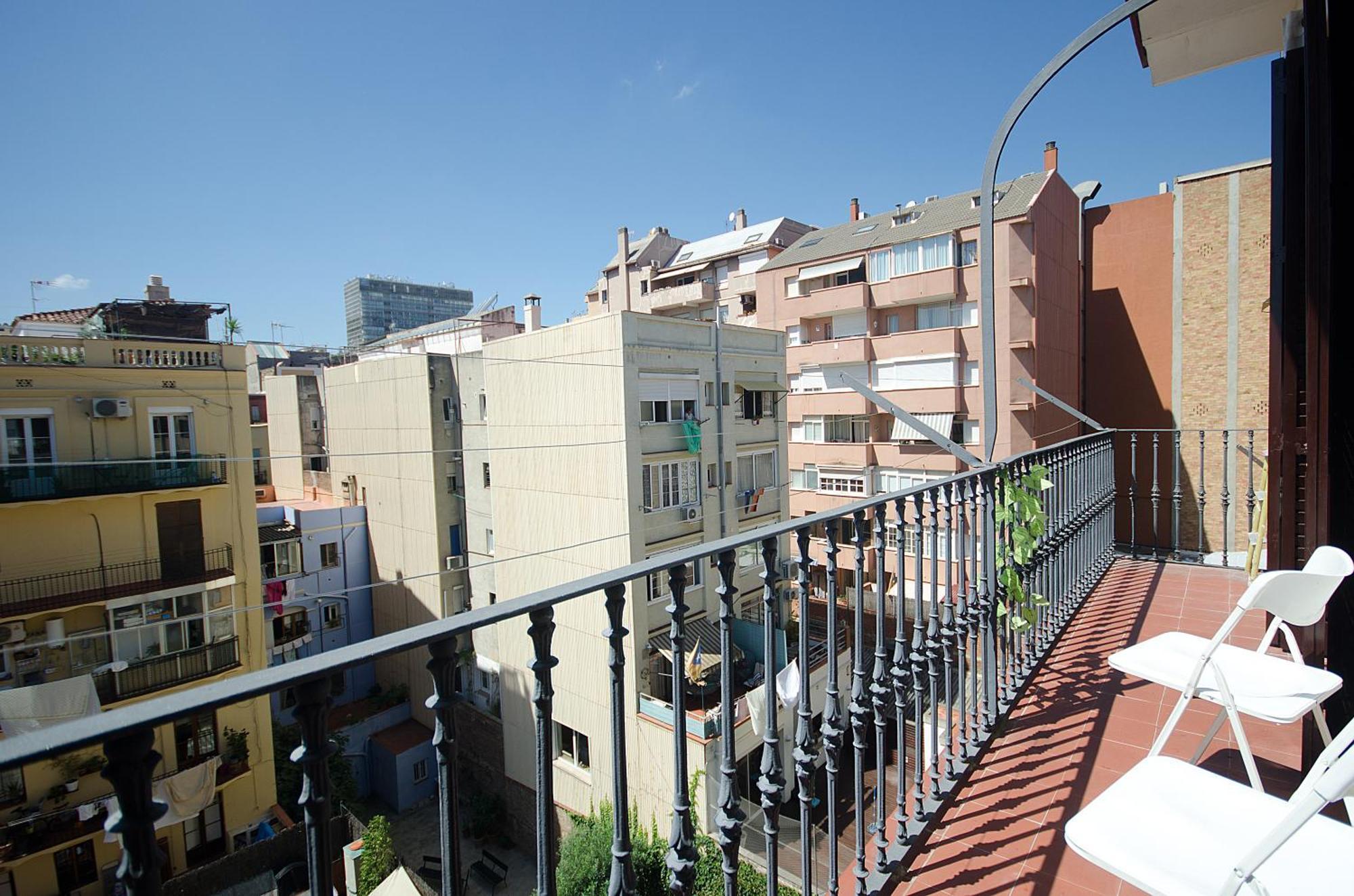 Appartement Three Bedroom In Gran De Gracia - Stylish *