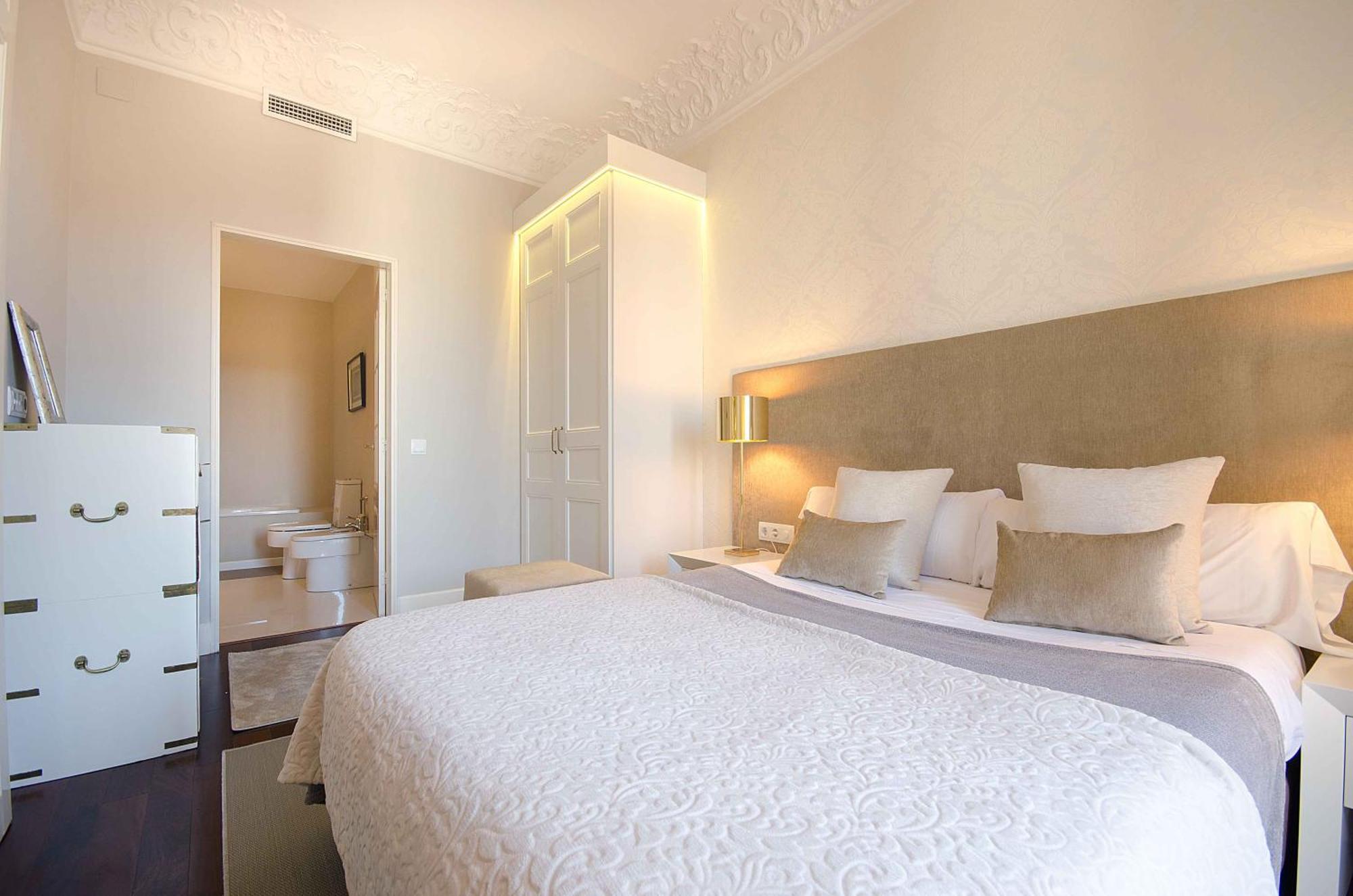 Appartement Three Bedroom In Gran De Gracia - Stylish