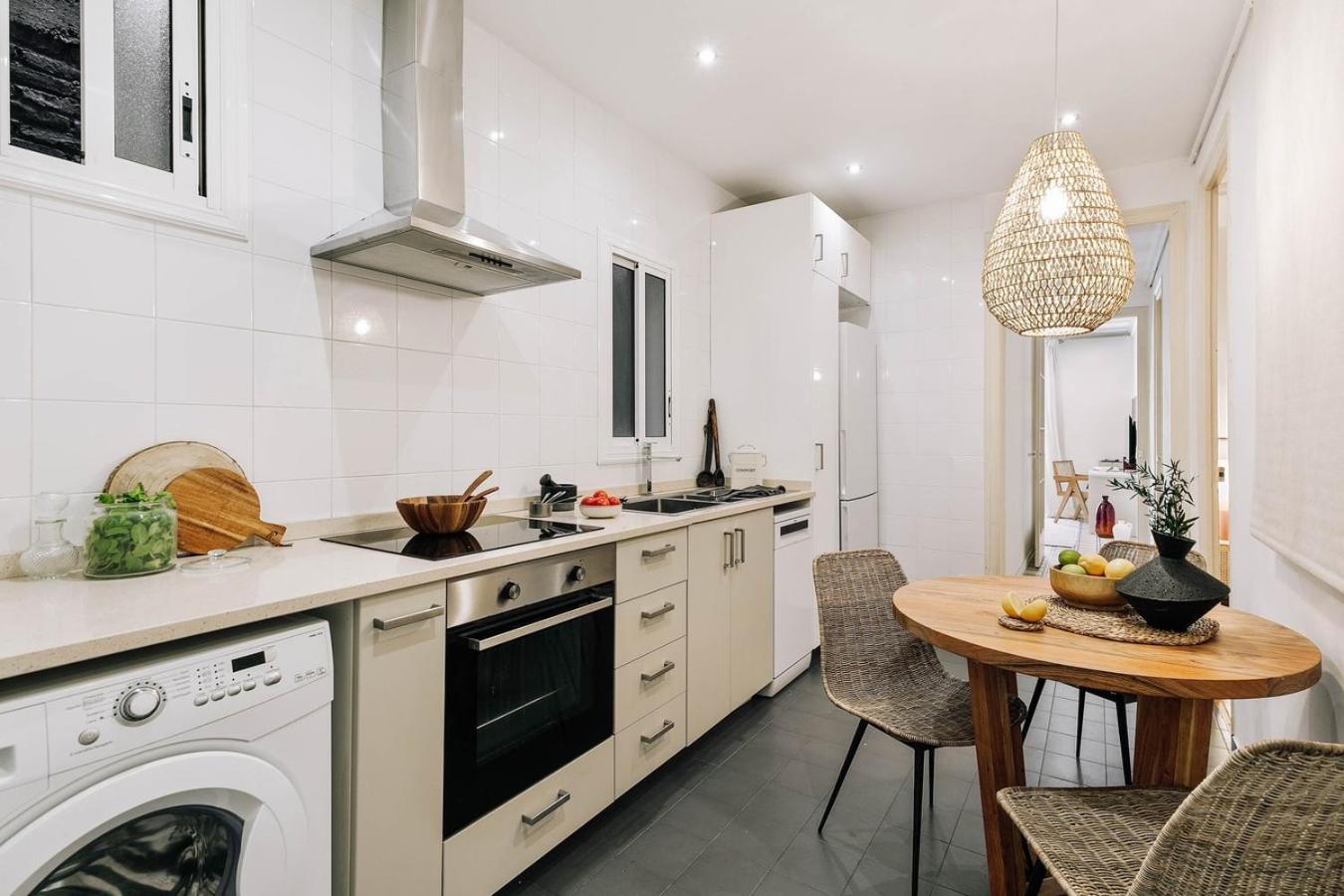 Veduto - 2 Bedrooms In Eixample Esquerra Appartement