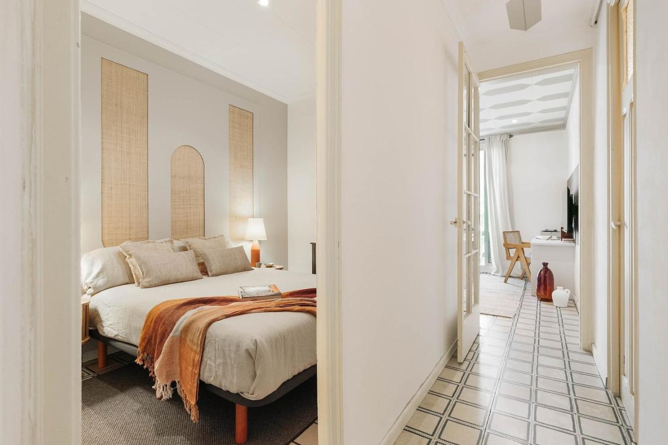 Veduto - 2 Bedrooms In Eixample Esquerra Appartement *