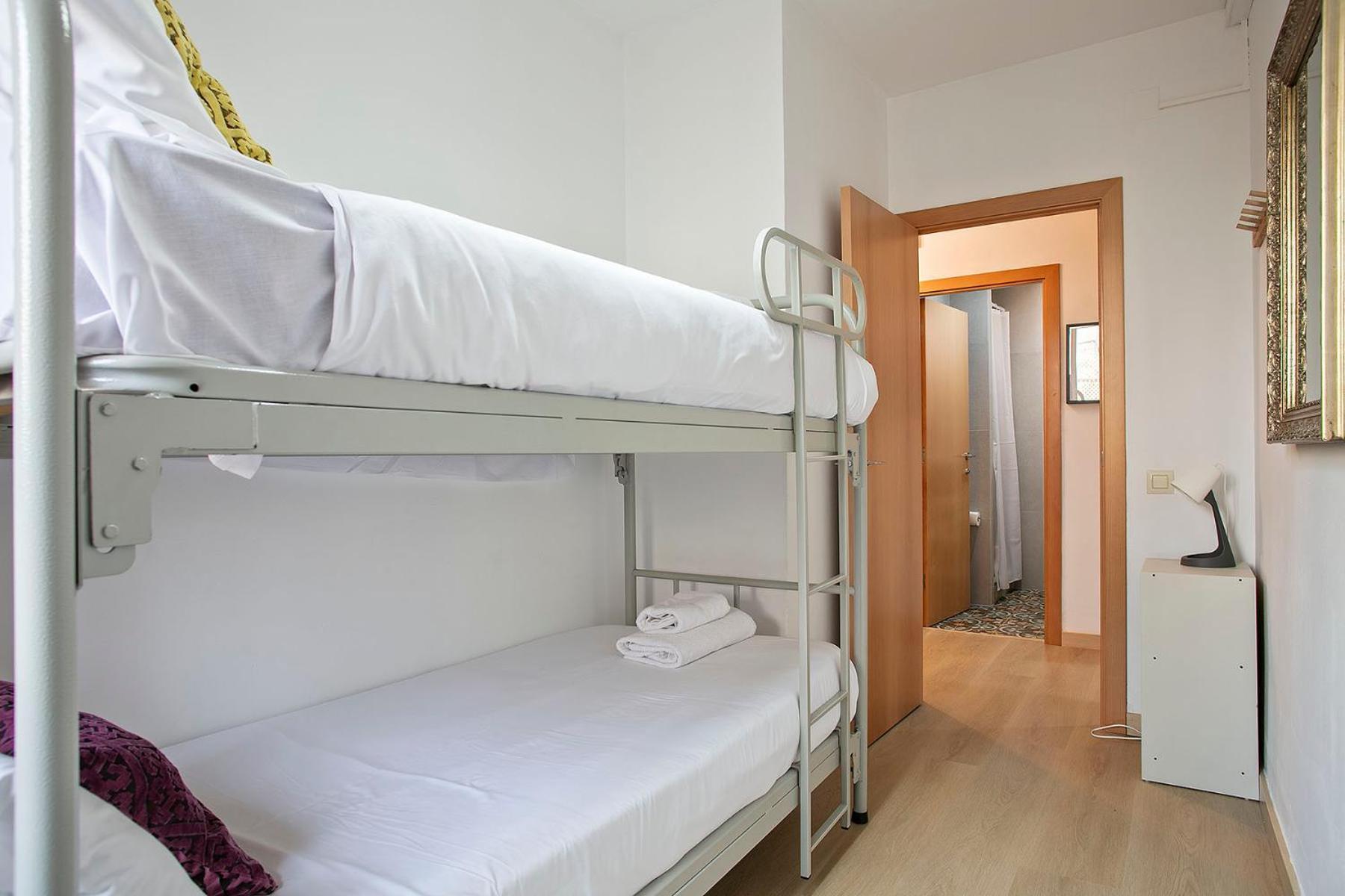 Beautiful In Ramblas 6pax Apartment