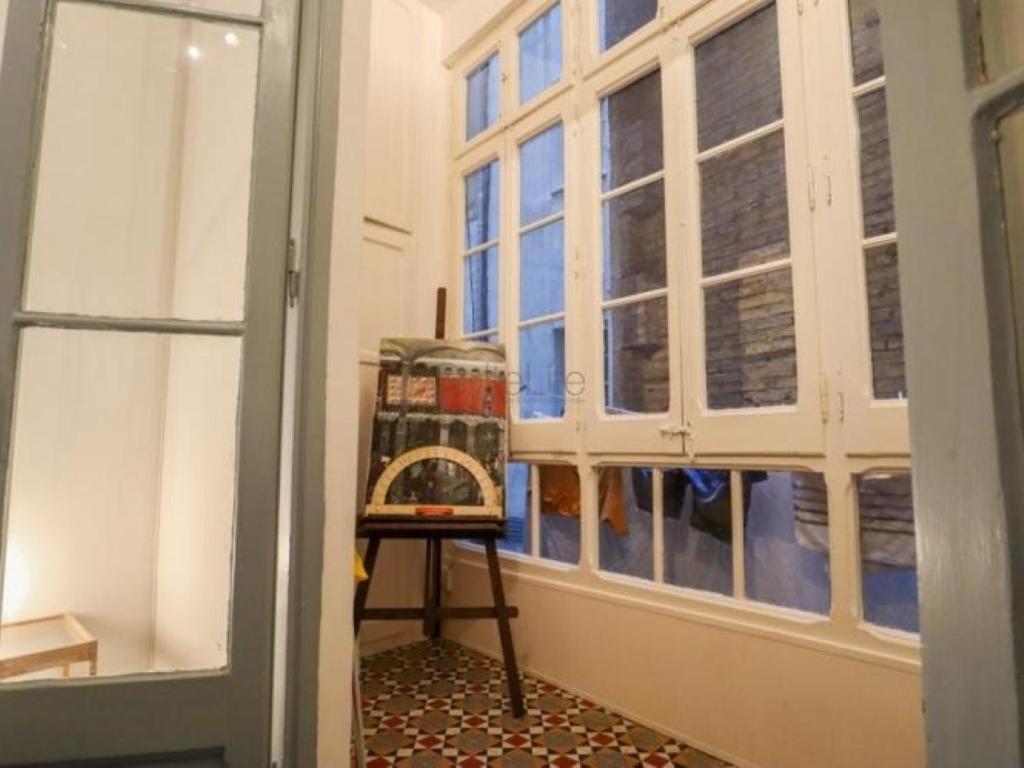 Spacious Aptmt Close To Pl Universidad And Pl Catalunya, 2,5 Bedrooms, Balcony, Heating, Elevator Min 31 Nights Appartement *