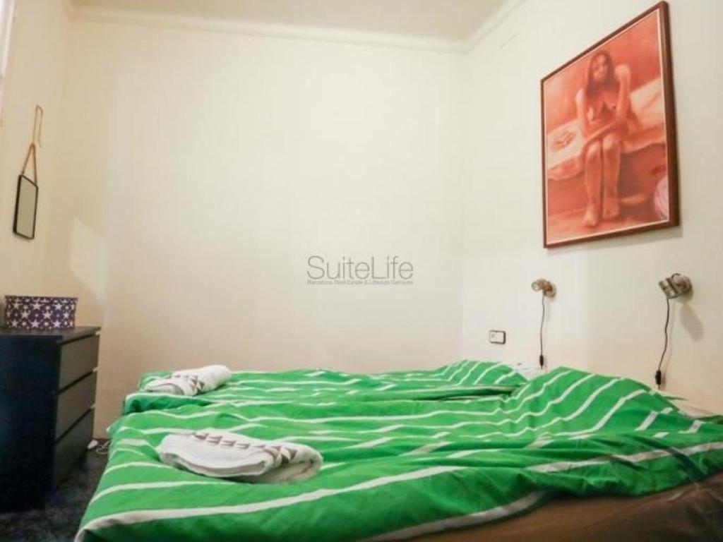 Spacious Aptmt Close To Pl Universidad And Pl Catalunya, 2,5 Bedrooms, Balcony, Heating, Elevator Min 31 Nights Appartement Barcelone