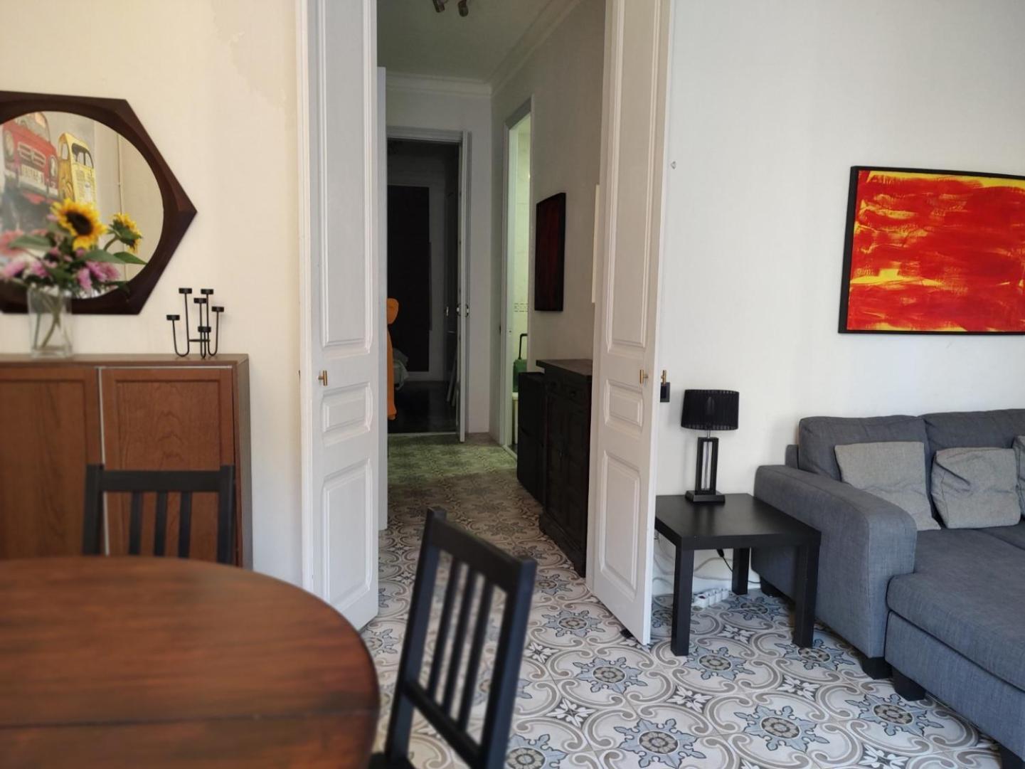 Spacious Aptmt Close To Pl Universidad And Pl Catalunya, 2,5 Bedrooms, Balcony, Heating, Elevator Min 31 Nights * Barcelone