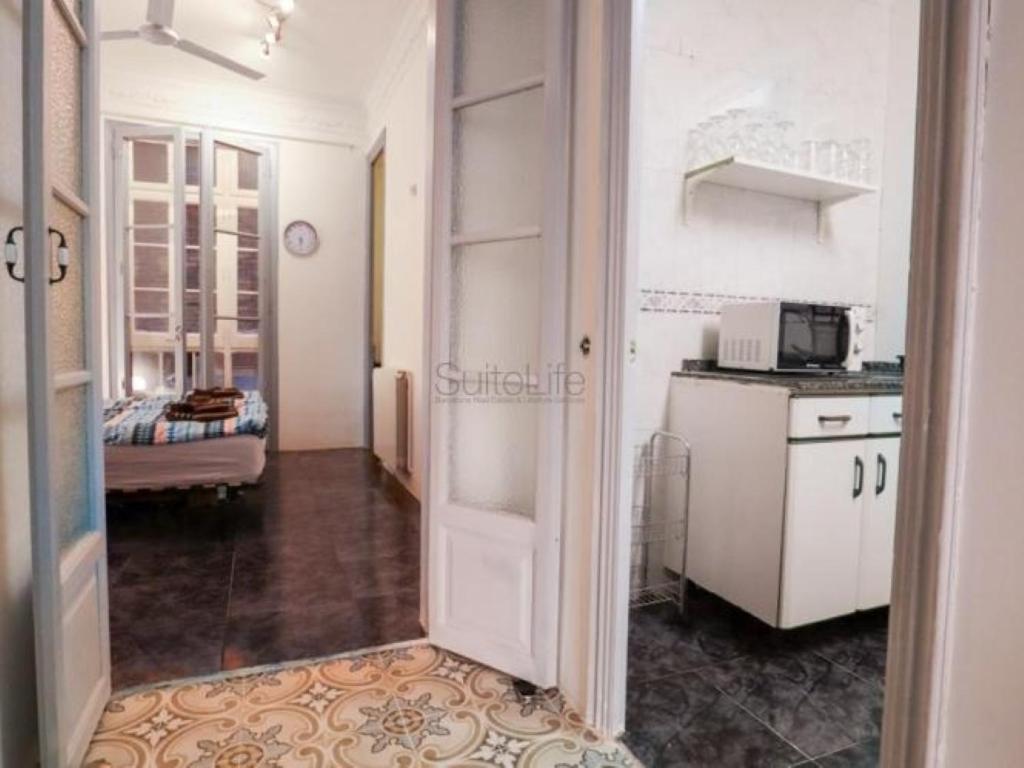 Appartement Spacious Aptmt Close To Pl Universidad And Pl Catalunya, 2,5 Bedrooms, Balcony, Heating, Elevator Min 31 Nights *