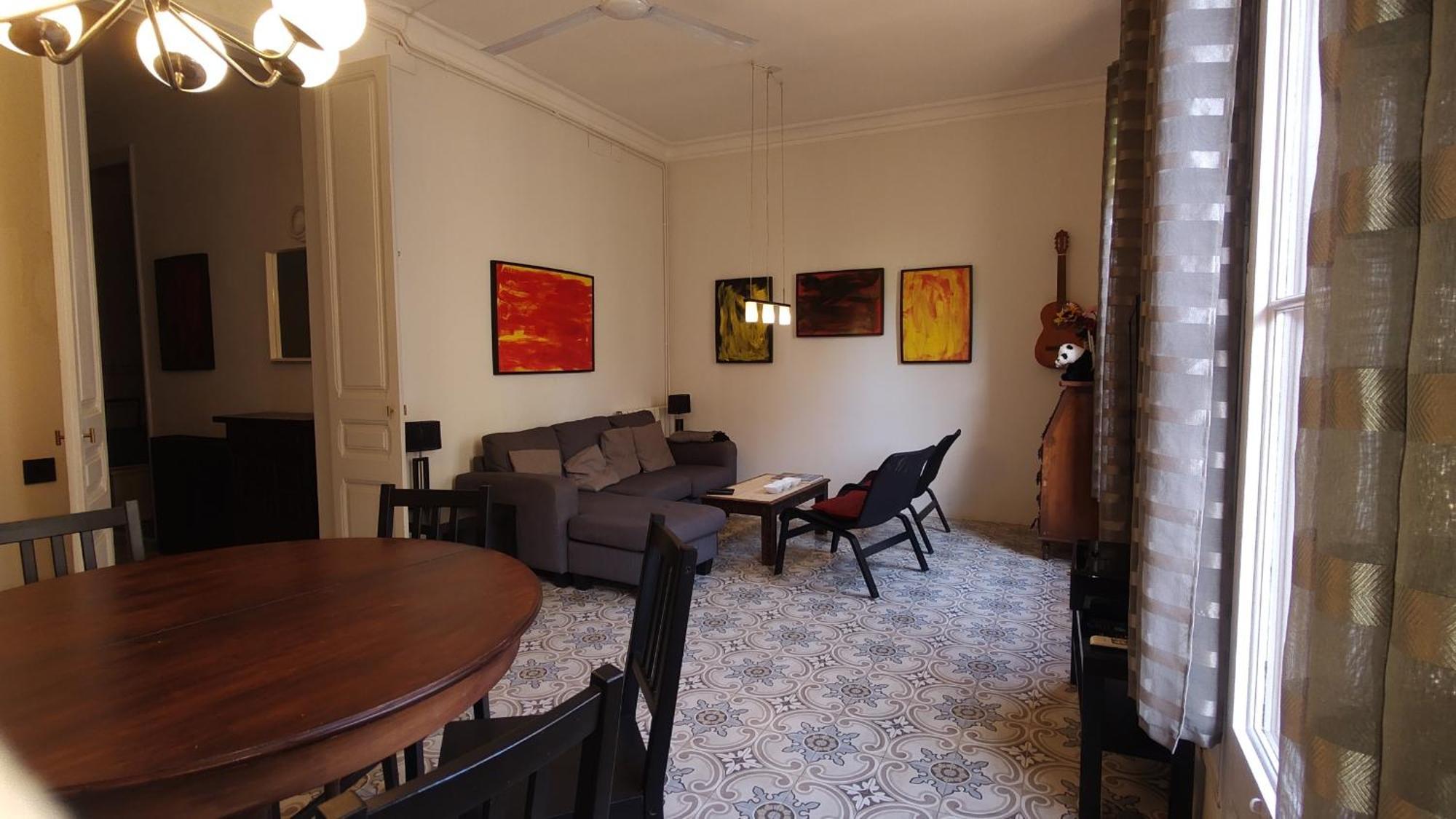 Spacious Aptmt Close To Pl Universidad And Pl Catalunya, 2,5 Bedrooms, Balcony, Heating, Elevator Min 31 Nights Appartement Barcelone