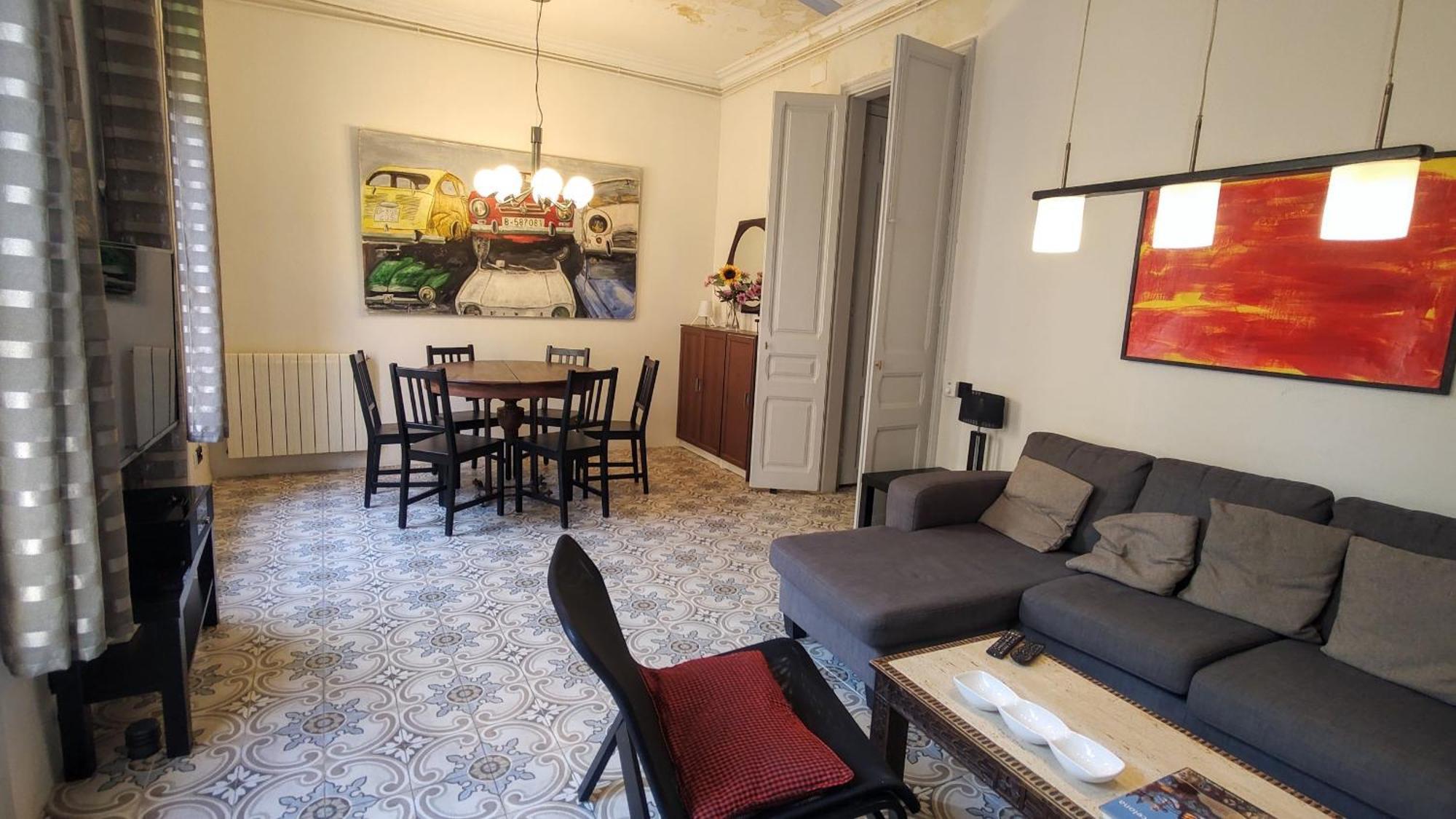 Spacious Aptmt Close To Pl Universidad And Pl Catalunya, 2,5 Bedrooms, Balcony, Heating, Elevator Min 31 Nights Appartement Barcelone