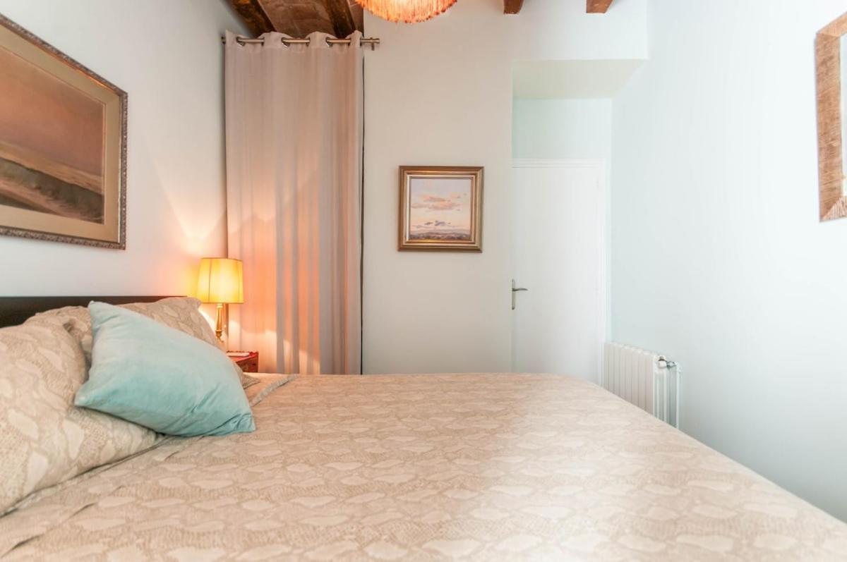 Explore Center From An Elegant Urban Retreat Appartement *