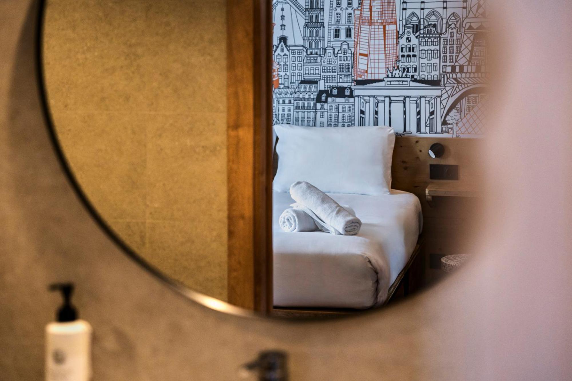 Easyhotel La Sagrera