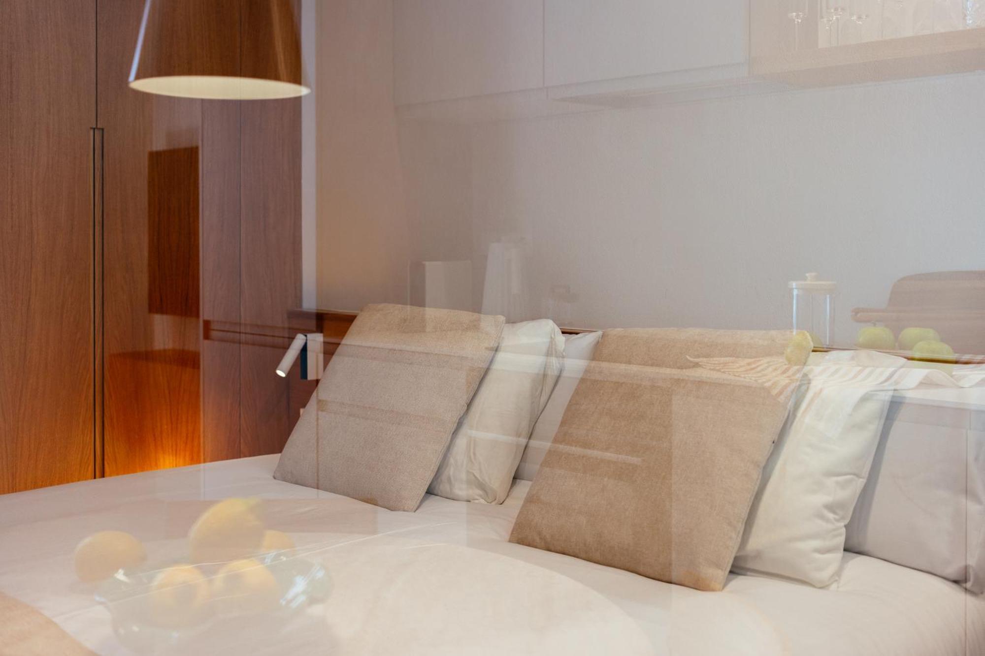 Newly Renovated Stylish Eixample - Great Location Appartement Barcelona