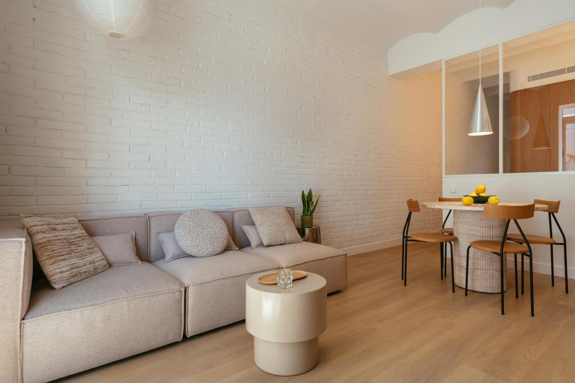 Newly Renovated Stylish Eixample - Great Location Appartement *