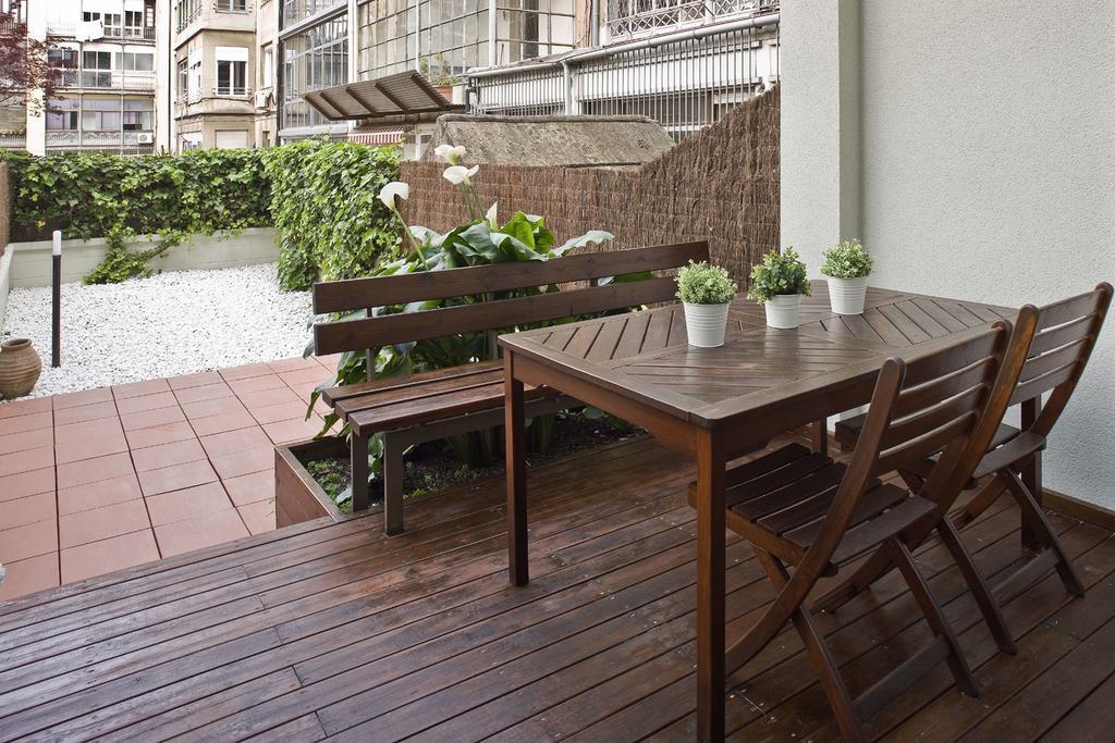 Flateli Lluria Apartment *