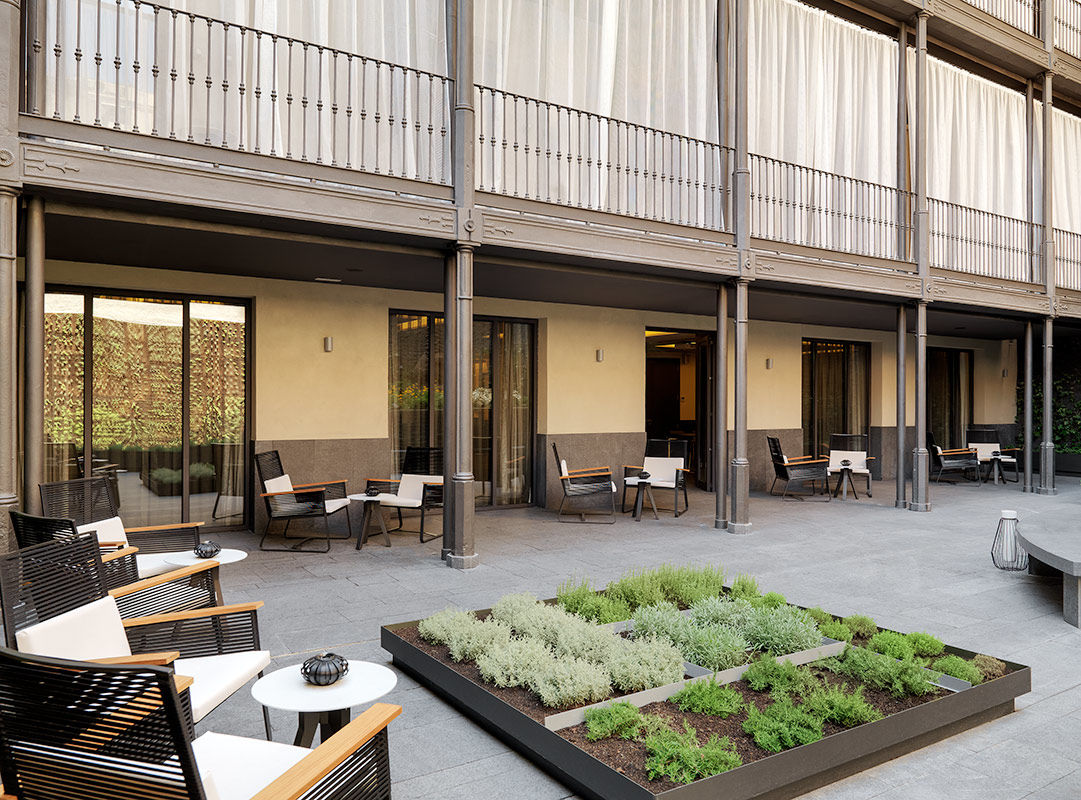 H10 Urquinaona Plaza (adults Only) Hotel 4*