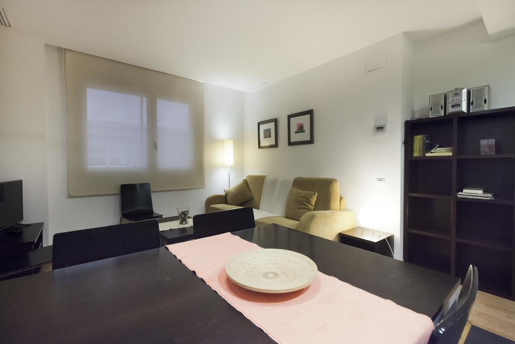 Apartaments Travessera-Parc Gueell