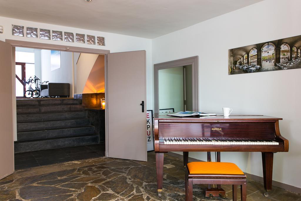 Appartement 4 *