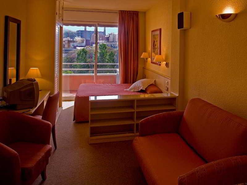 Sixties Rambla Hotel 3*