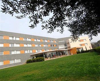 Agora Bcn. Residencia Universitaria Internacional * Barcelona