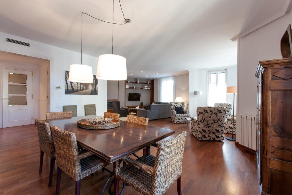 Apartment Serennia Ramblas - Placa Catalunya *
