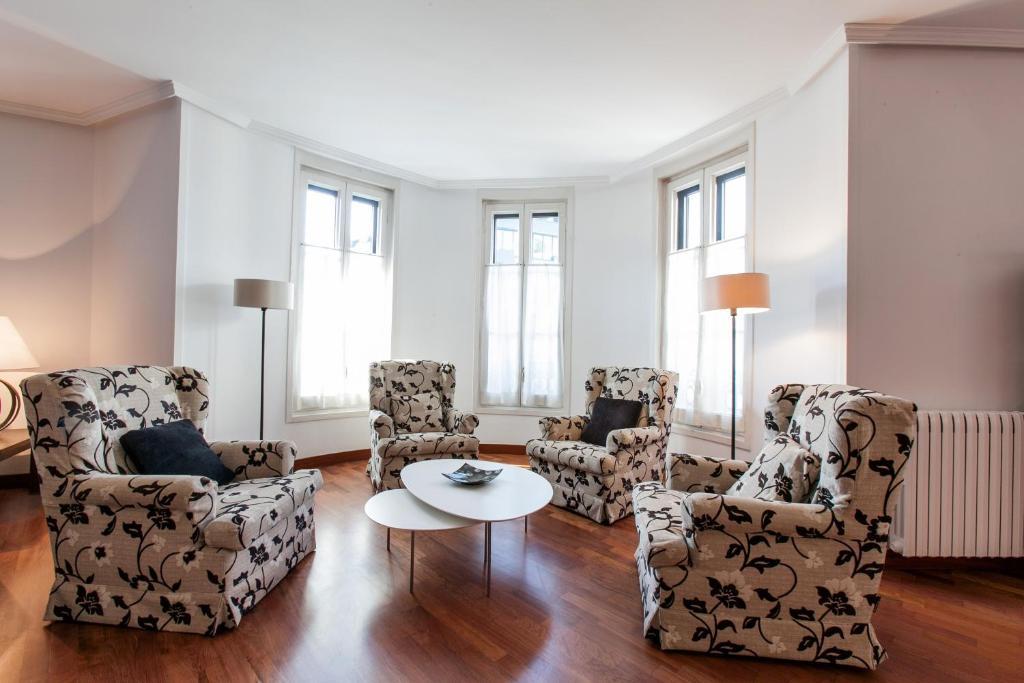 Apartment Serennia Ramblas - Placa Catalunya