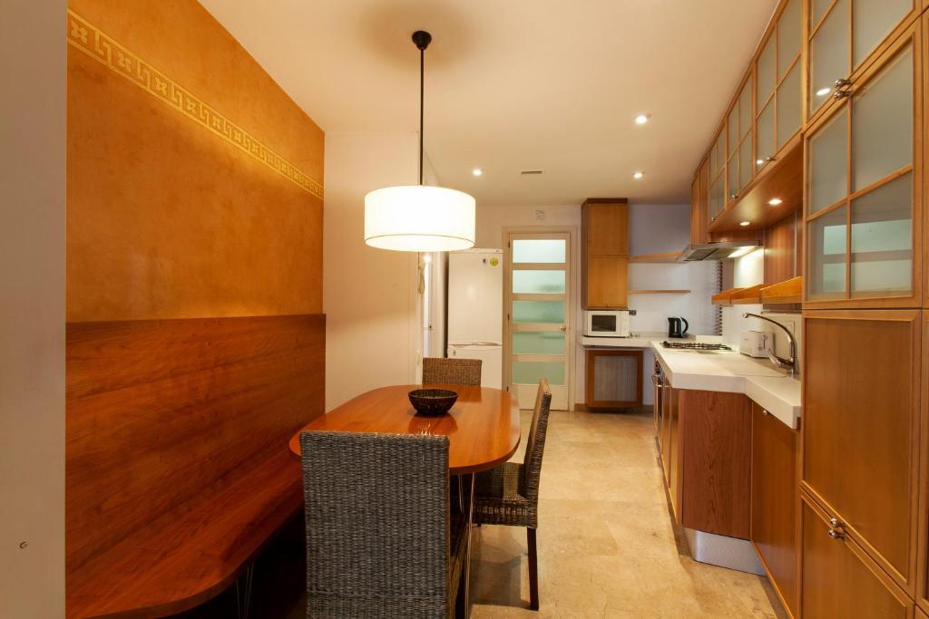 Serennia Ramblas - Placa Catalunya Apartment