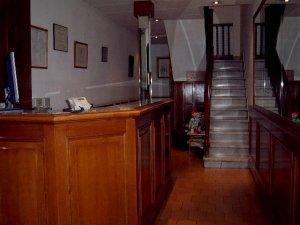 Ingles Hotel *