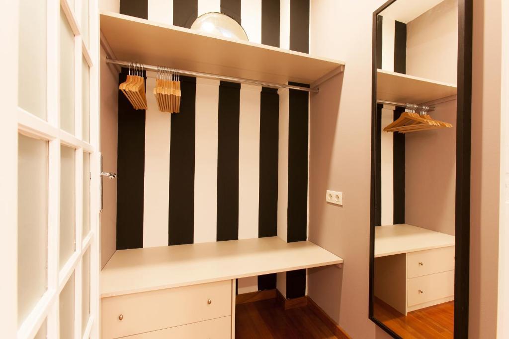 Apartment Serennia Ramblas - Placa Catalunya