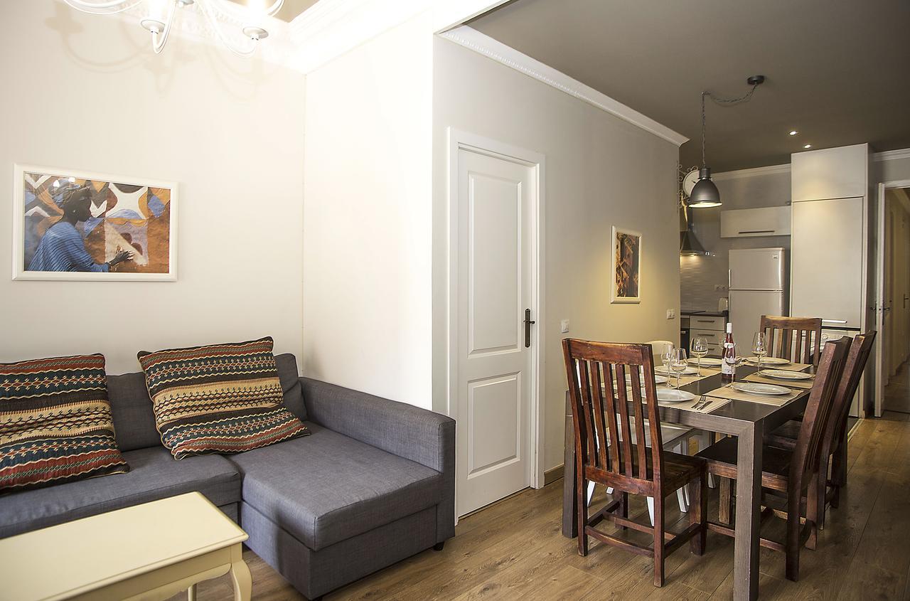 Mai & Maud Paralel Apartment