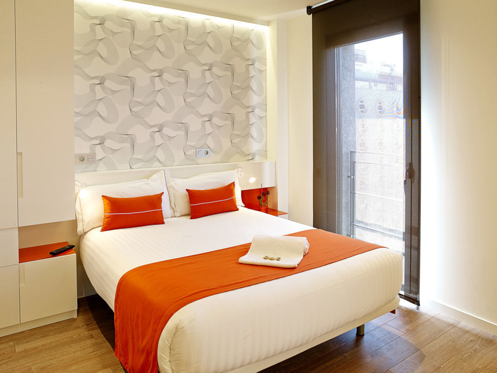 Hostemplo Sagrada Familia 3*