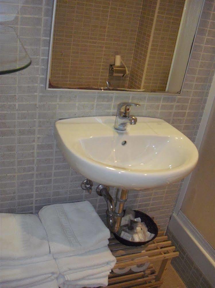 Apartaments Travessera-Parc Gueell *