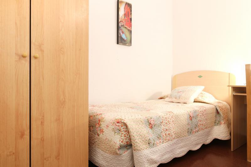 Apartment Sweet Bcn Three Bedroom