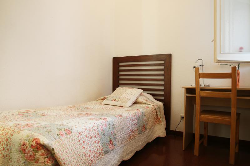 Apartment Sweet Bcn Three Bedroom
