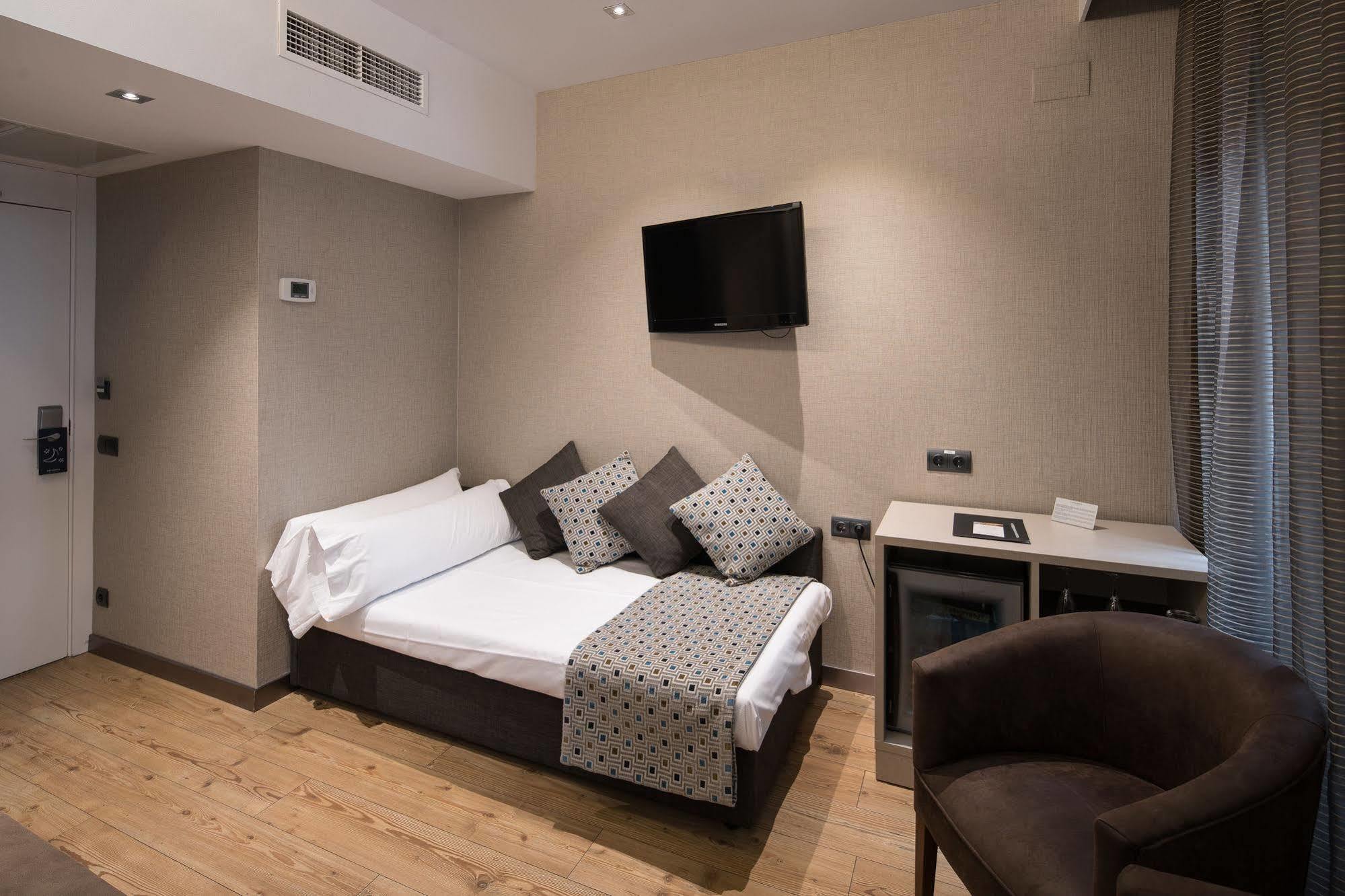 Catalonia Born Hotel