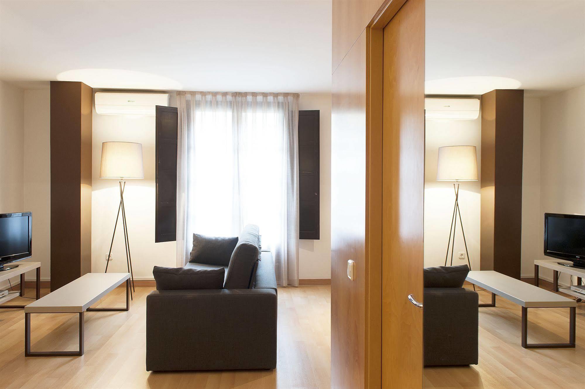Aspasios Plaza Real Appartement *