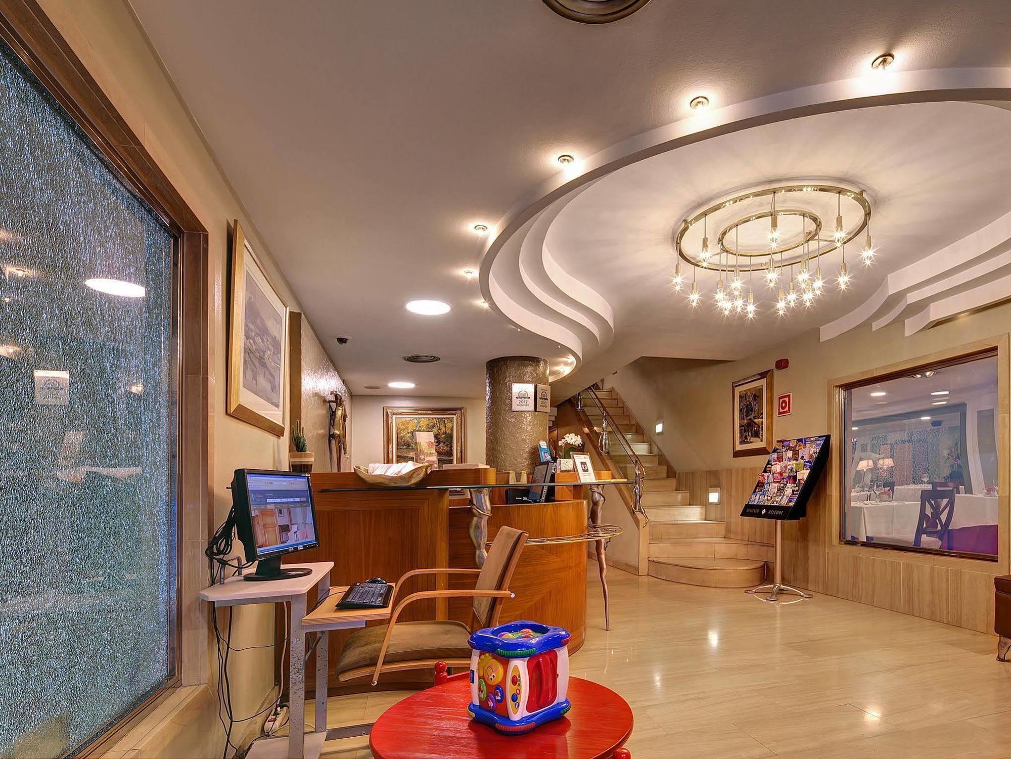 Appart hôtel Apartaments-hotel Hispanos 7 Suiza Barcelone