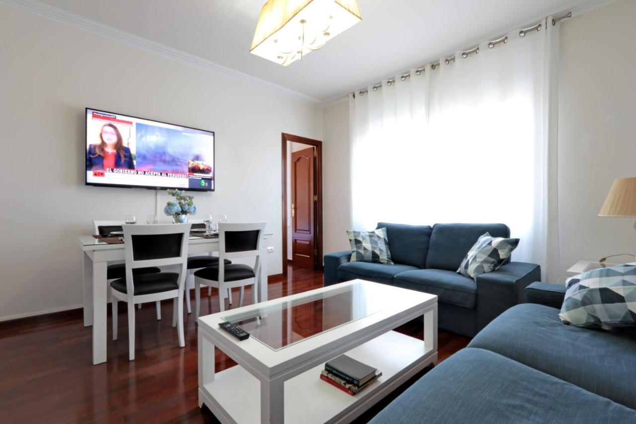 Classbedroom Fira Business Apartment *