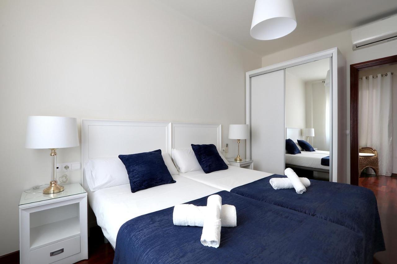 Classbedroom Fira Business Apartment