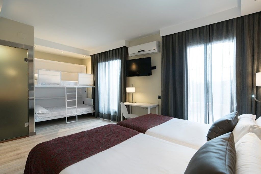 Catalonia Castellnou Hotel