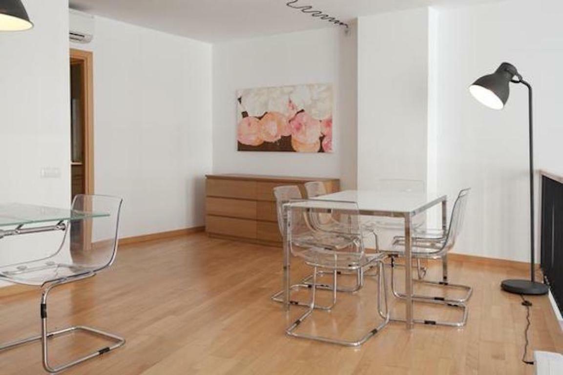 Spacious For Families Near Park Guell *