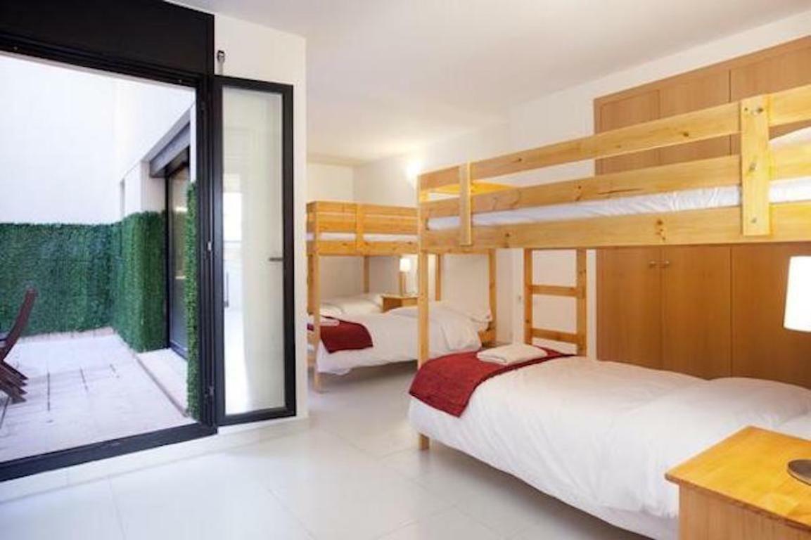 Spacious For Families Near Park Guell * Barcelona
