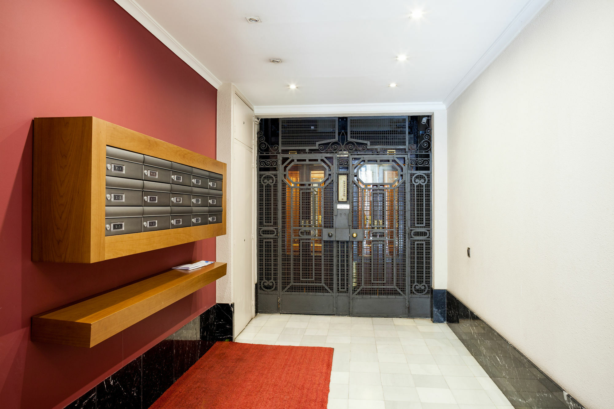 Feelathome Gran Via Apartment *