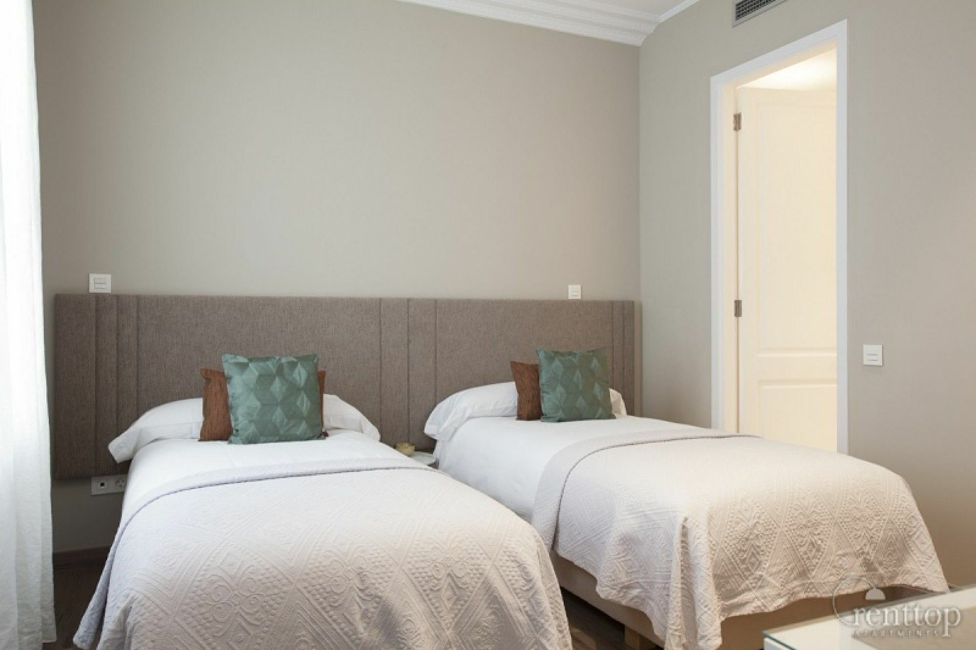Rent Aparments Diagonal-aribau Appartement Barcelona