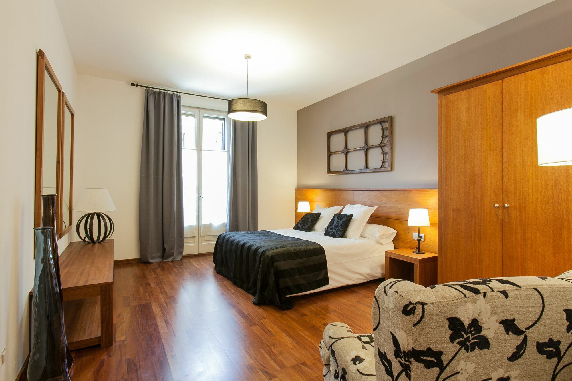Serennia Ramblas - Placa Catalunya Apartment