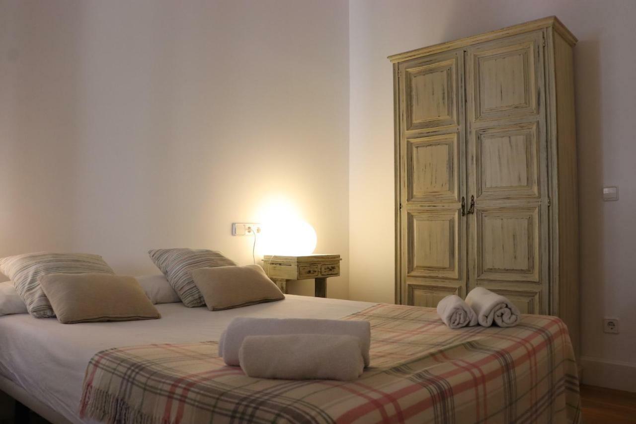 Weflating Sant Antoni Market Apartment Barcelona