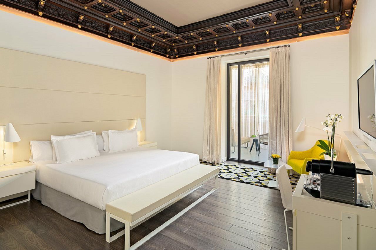 H10 Urquinaona Plaza (adults Only) Hotel 4*