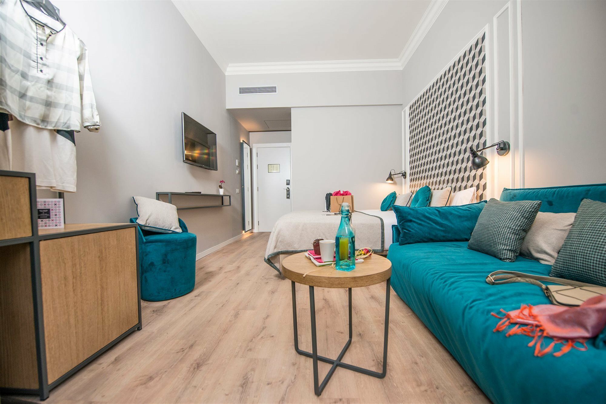 Mosaic By Ona Hotel 3*