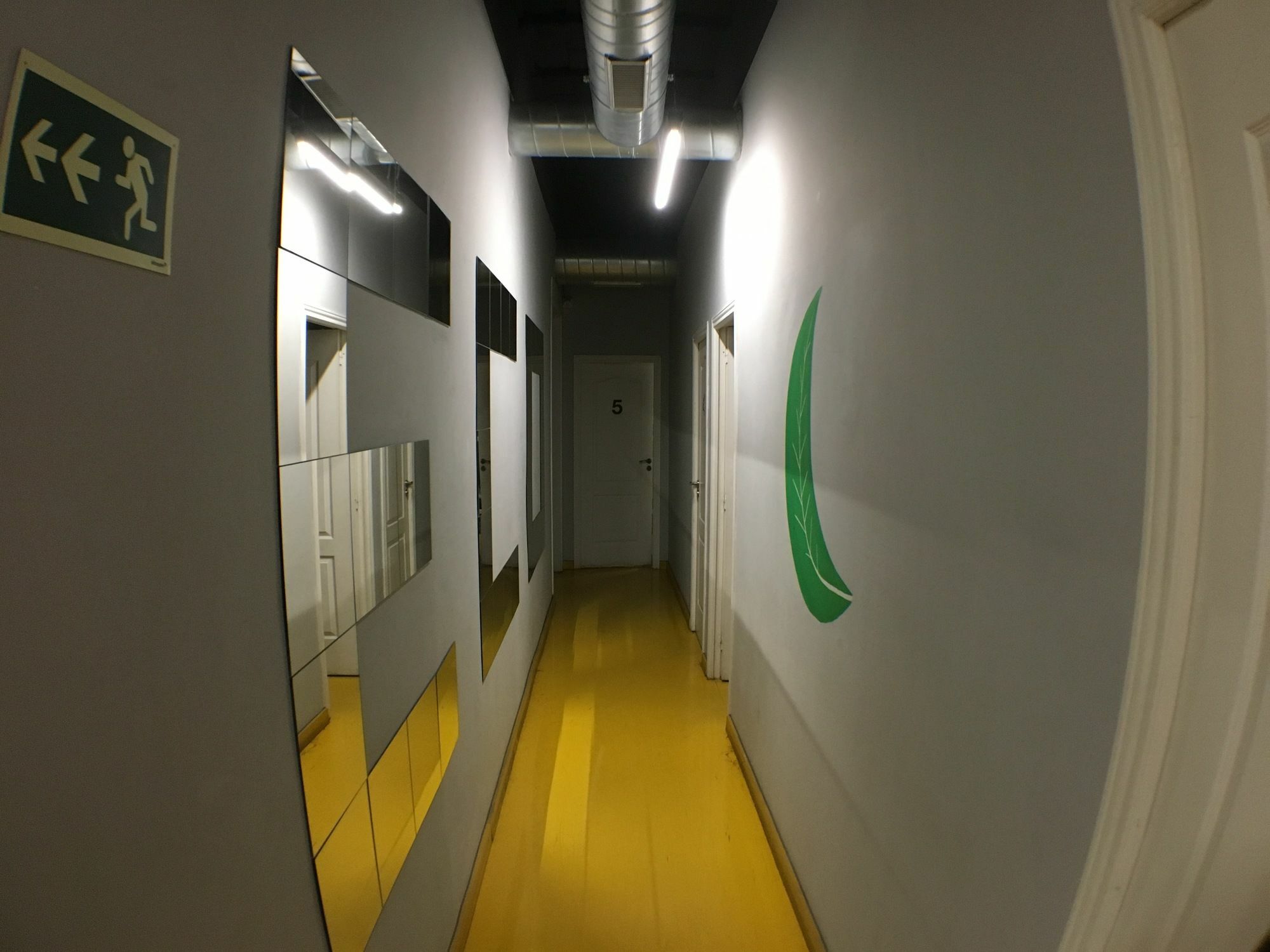 Hostel Sleep - Certified Eco Youth