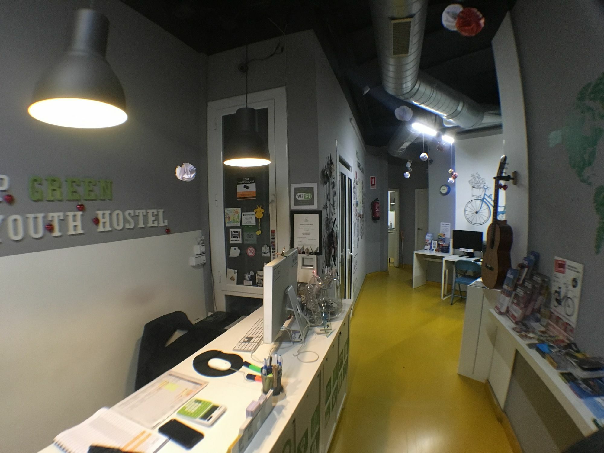 Sleep - Certified Eco Youth Hostel *